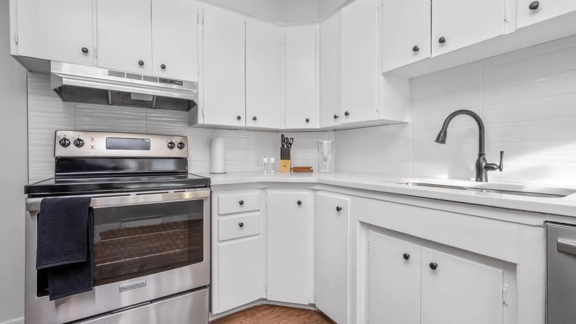 Apartment Centrestreet-Cozy Petfriendly 4Bedsuite 04Entire Calgary