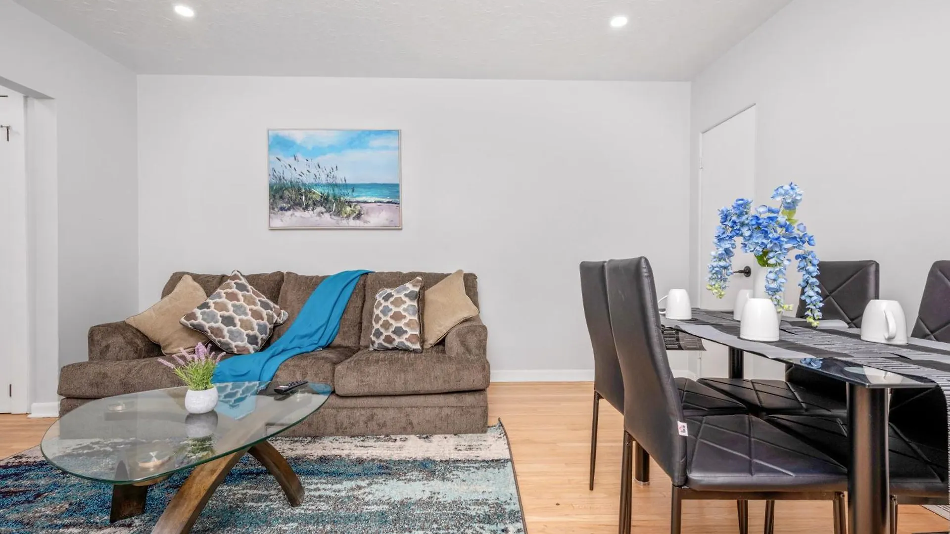 Centrestreet-Cozy Petfriendly 4Bedsuite 04Entire Calgary Apartment