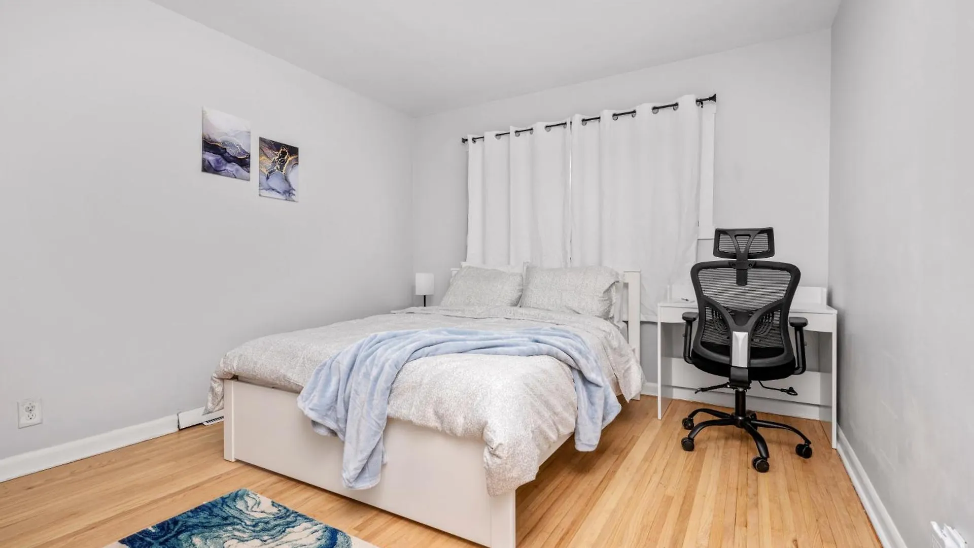 Centrestreet-Cozy Petfriendly 4Bedsuite 04Entire Calgary Canada